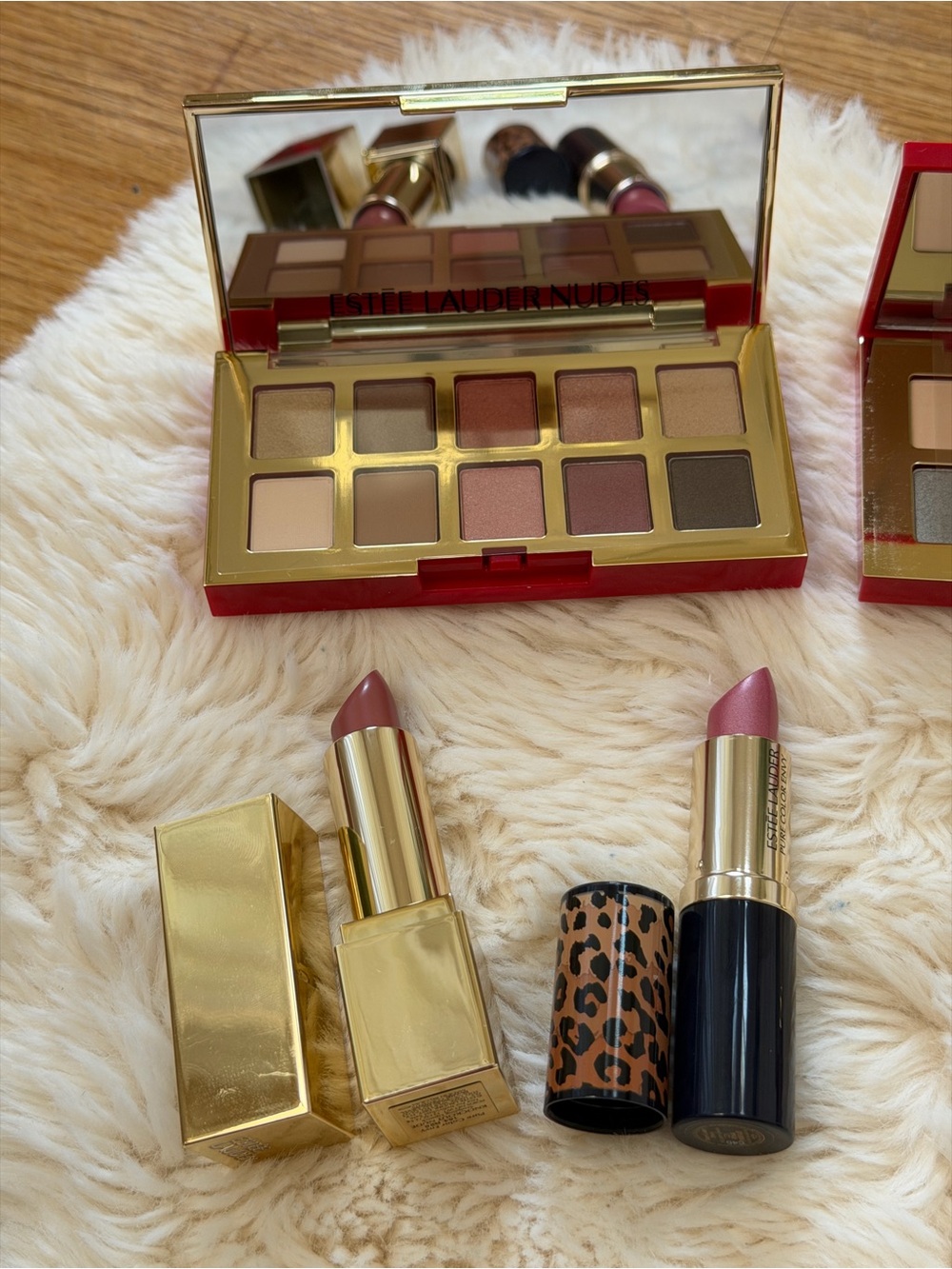 Estee Lauder Lipstick & Eye Palette Set with Pink, Berry, Red and Neutral Shades - Picture 2 of 5